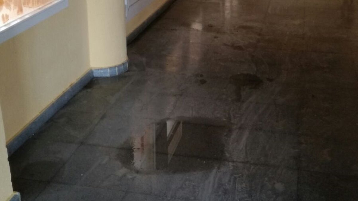 Filtraciones en el interior del Pabellón.