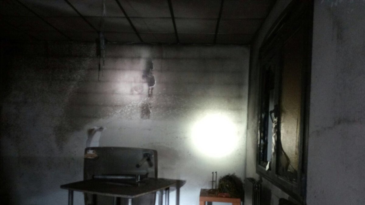 Una de las estancias afectadas por el fuego en una imagen de los Bomberos del Levante.