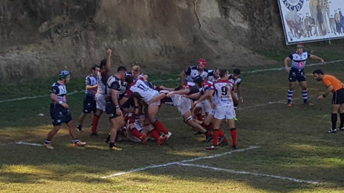 El partido en acción.