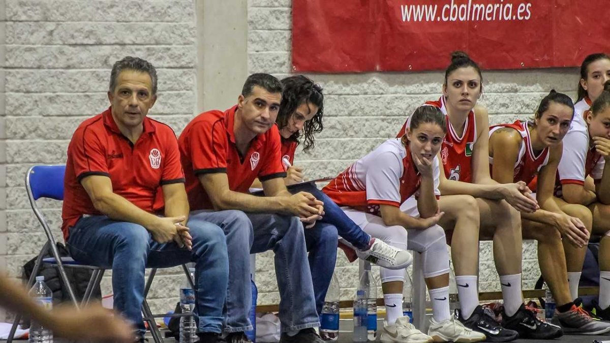 El banquillo almeriense.