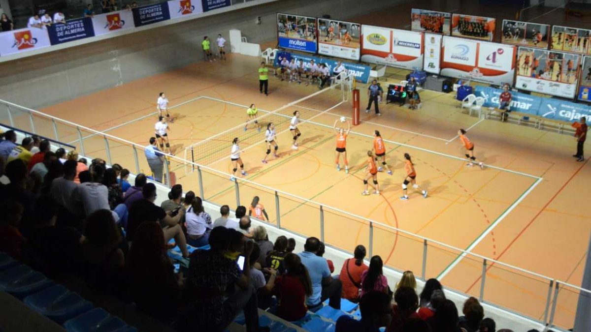 Las almerienses en la pista.