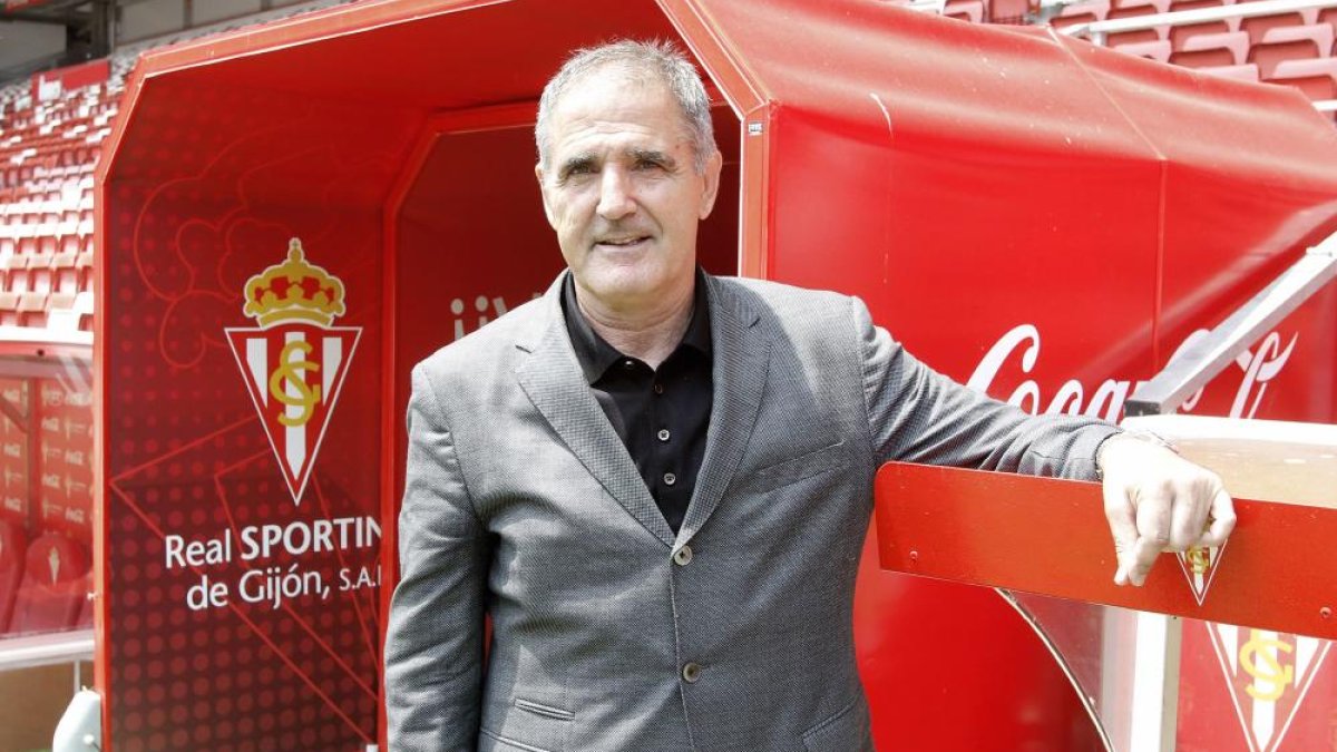 Paco Herrera, entrenador del Sporting.