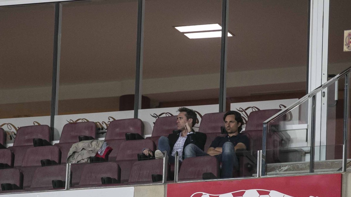 Miguel Corona e Ibán Andrés vuelven a mirar el mercado.