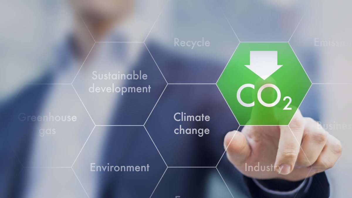 Minimizar la huella de carbono es una parte fundamental de la sostenibilidad ambiental de las empresas.