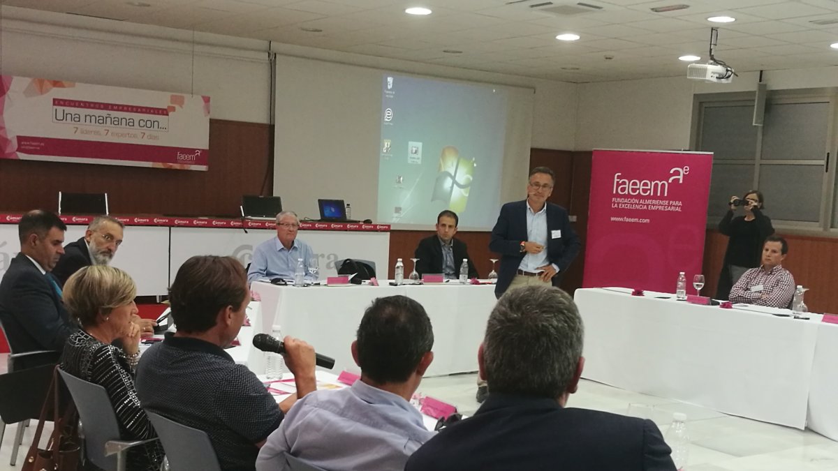 Un momento de la charla de Ángel Barranco