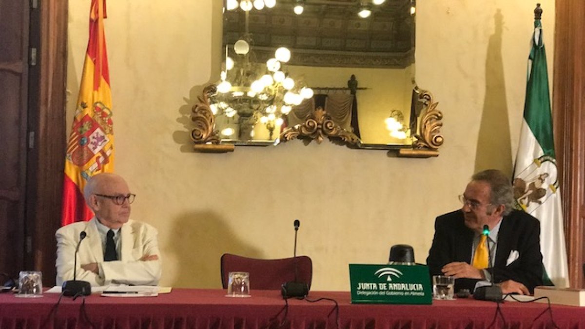 G. H. Guarch y Fausto Romero, en la presentación de Corresponsal en Rusia.