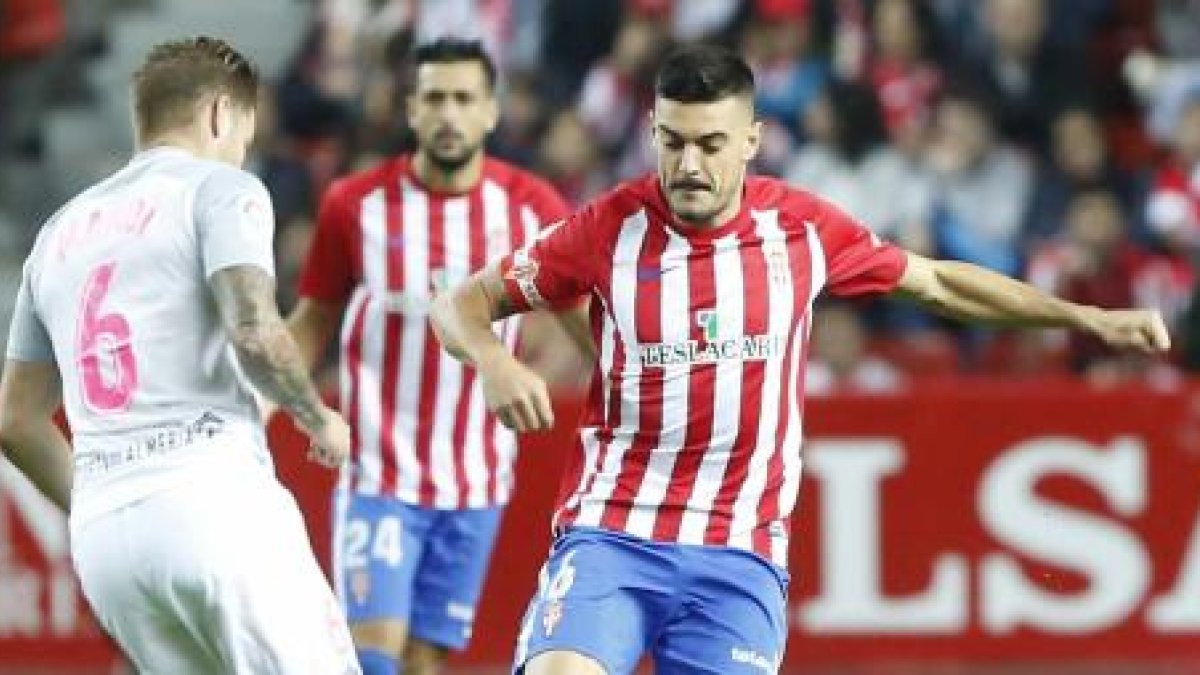 Una jugada del partido.