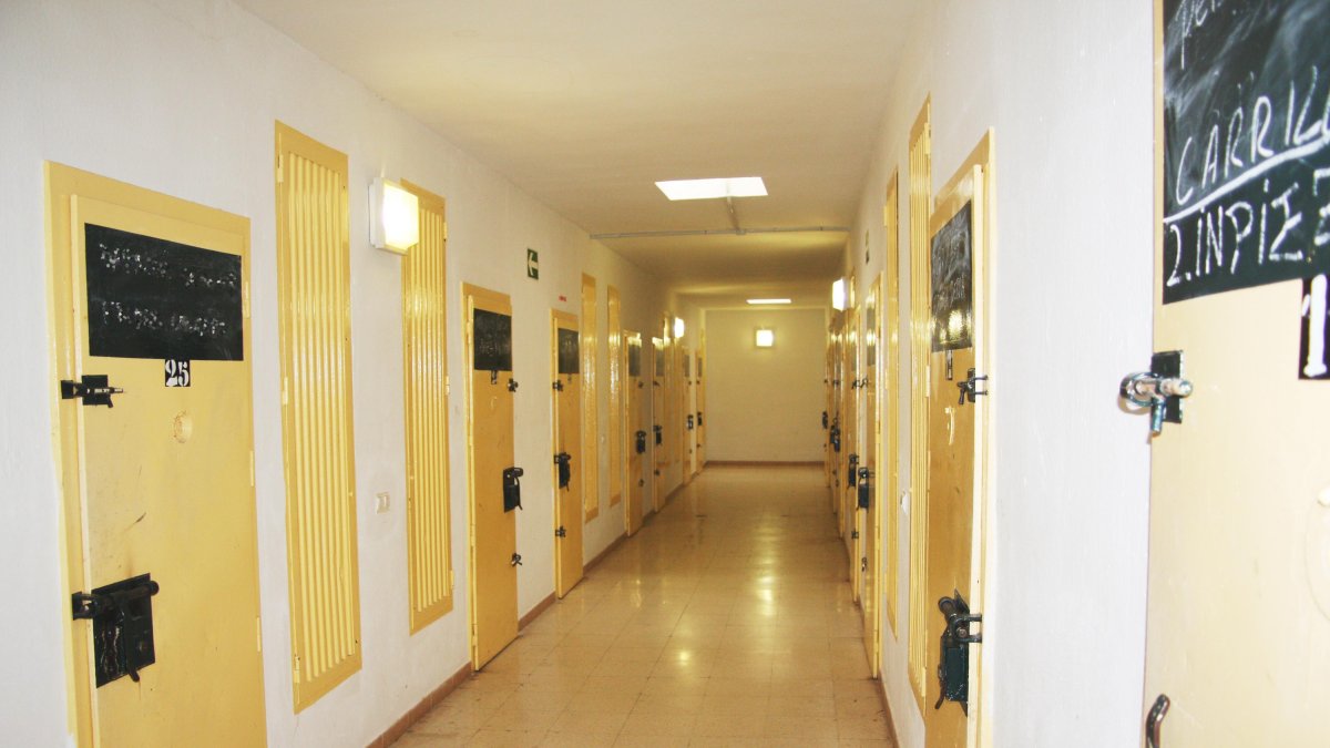 Interior de un módulo de internamiento en El Acebuche