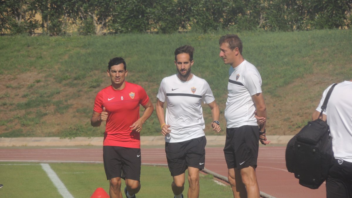 Tino Costa está deseando ponerse a punto para ayudar en el Almería.