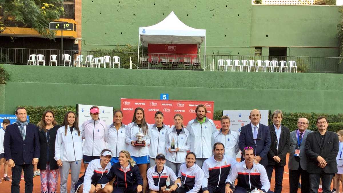 Eva Guerrero con el Club de Tenis Barcino.