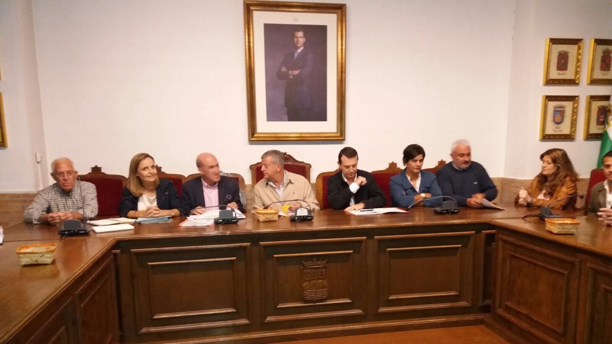 Reunión de los senadores con miembros de la Asociación.