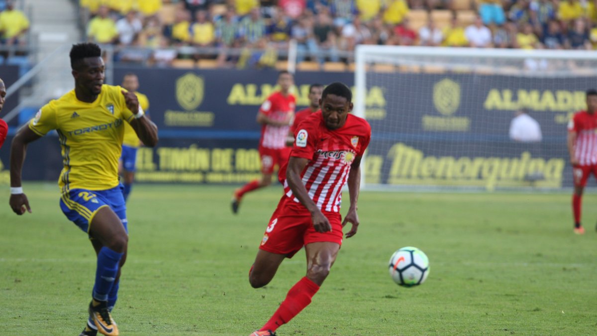 Owona se ha ganado el sitio en el once.