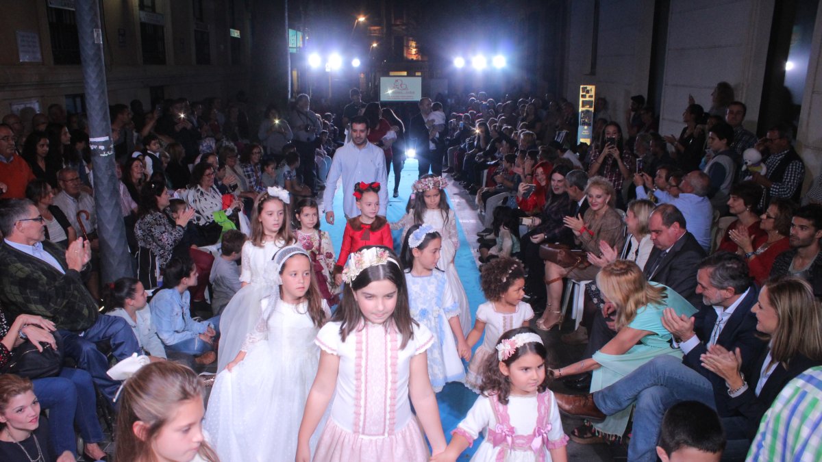 La micropasarela con la moda de Denenes Bebé.