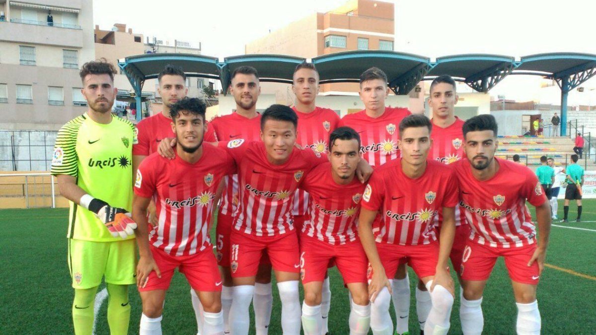 El once del Almería B en Melilla.