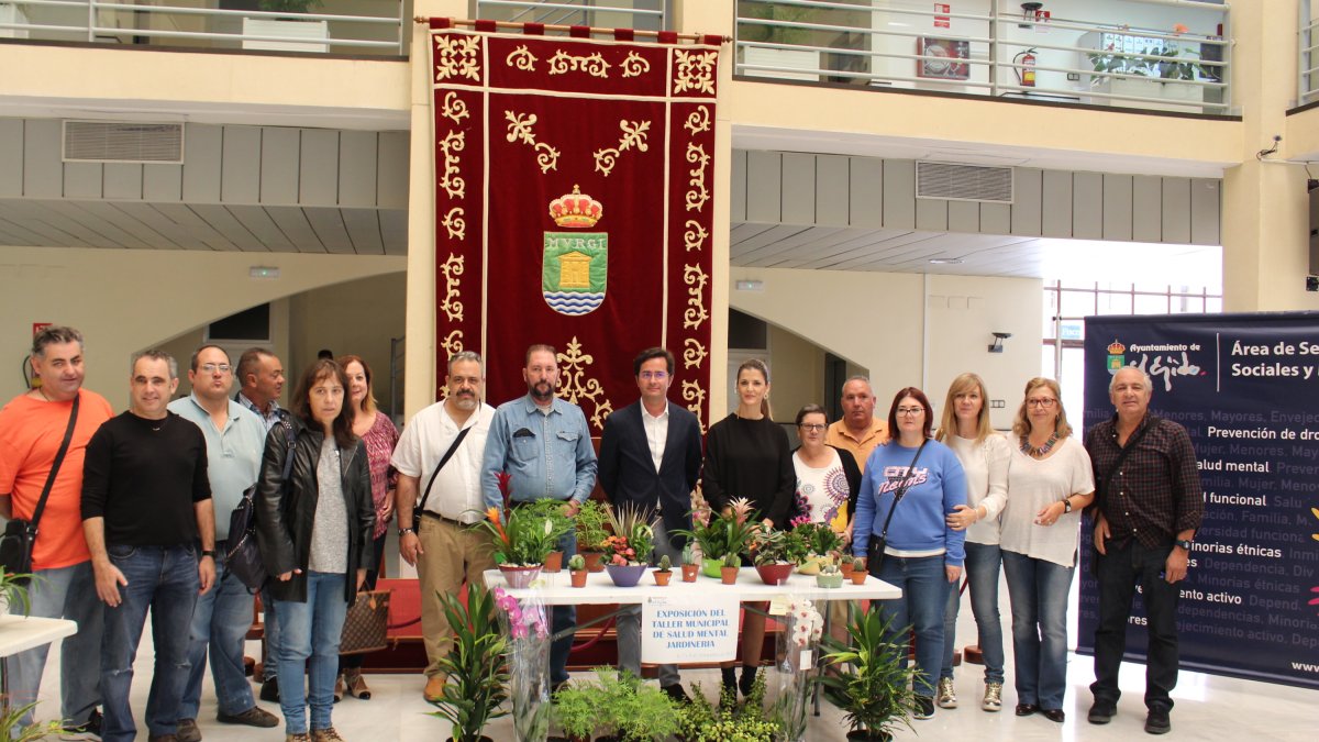 Inauguración de la exposición del Taller de Jardinería en el Patio de Luces.
