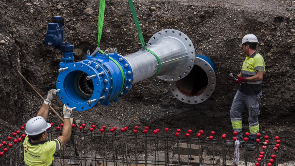 La conexión con la desaladora comenzó en 2015 y la red ya cubre todo el municipio.