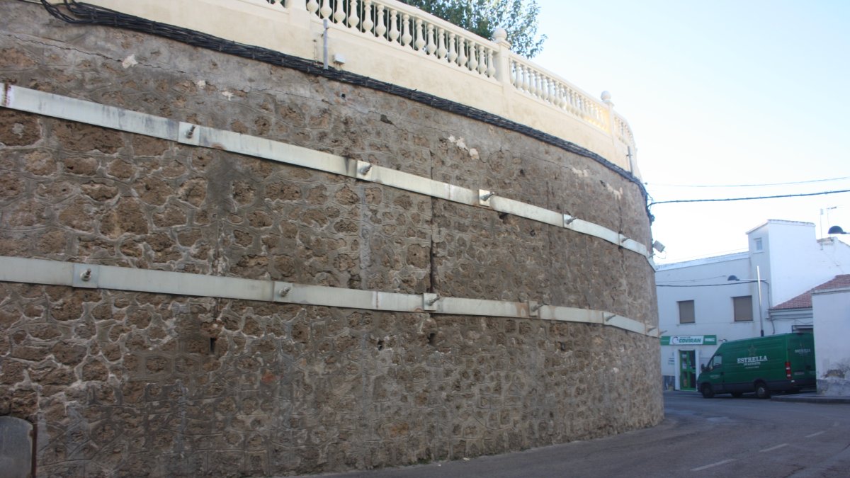 El muro de contención objeto del concurso.