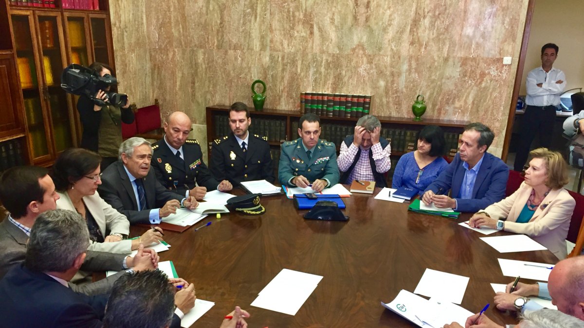 Asistentes a la cumbre policial para evitar agresiones a sanitarios.