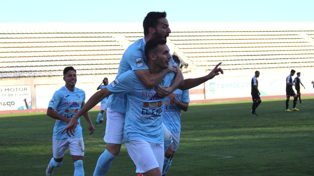 Celebración gol CD El Ejido.