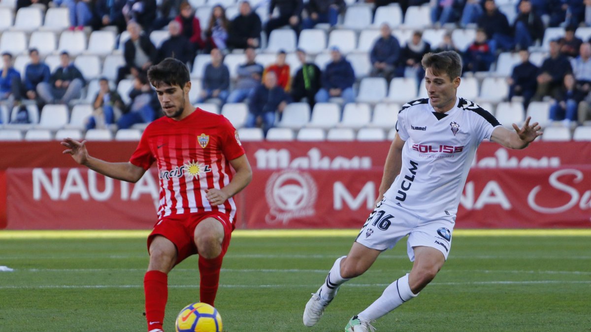 Una jugada del partido.