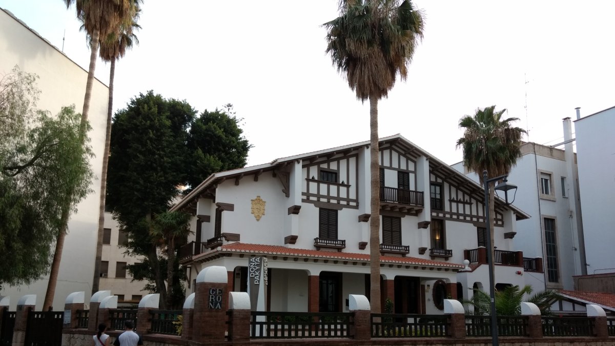 Doña Pakyta alberga una amplia muestra de arte almeriense de los siglos XIX y XX.