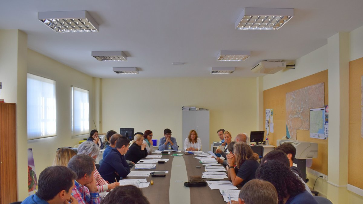 Reunión del Consejo de Promoción del Turismo, con empresarios, asociaciones, sindicatos y técnicos de la Junta.