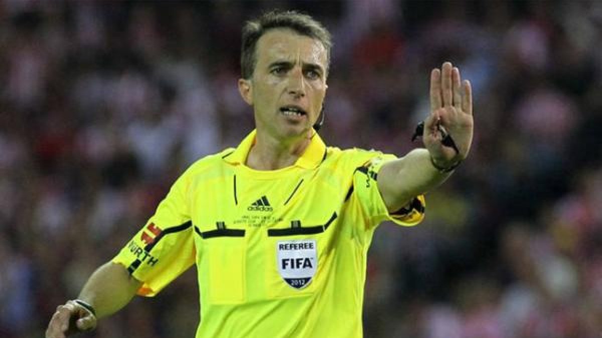 Un árbitro top en el fútbol europeo.