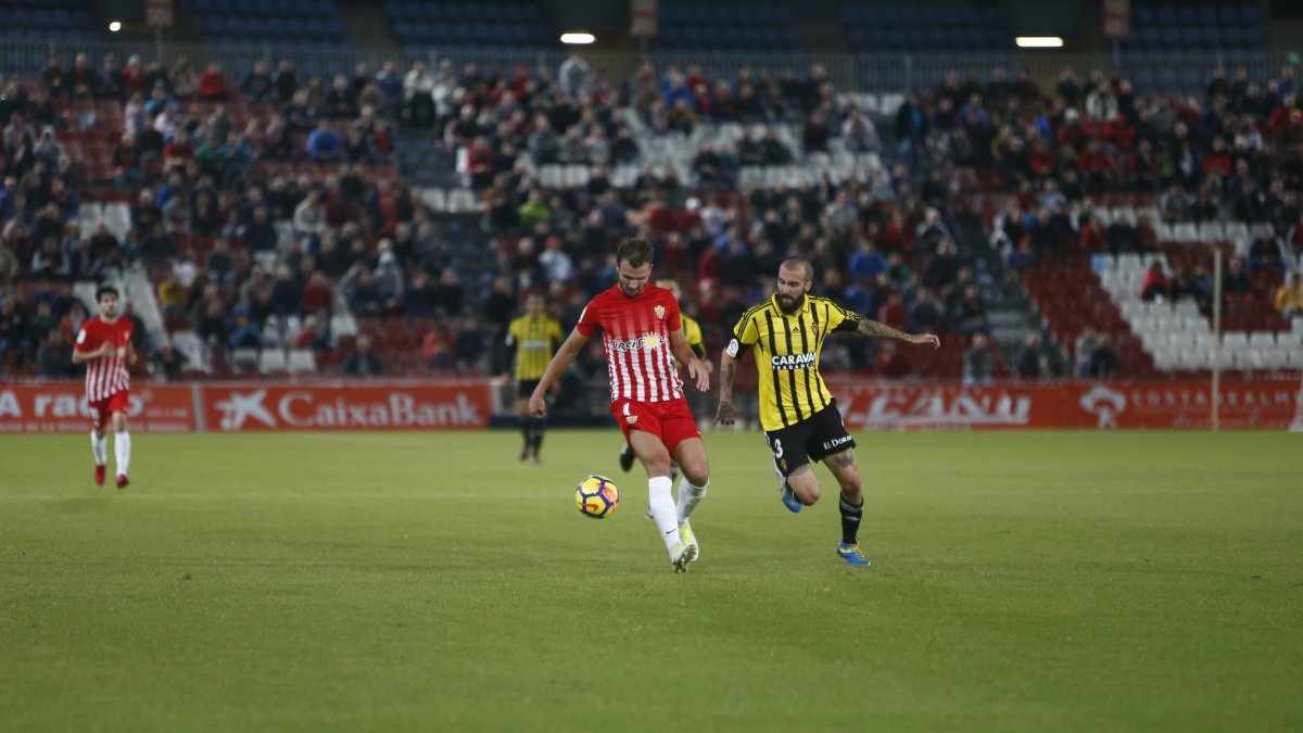 Marco Motta en el partido con el Zaragoza.