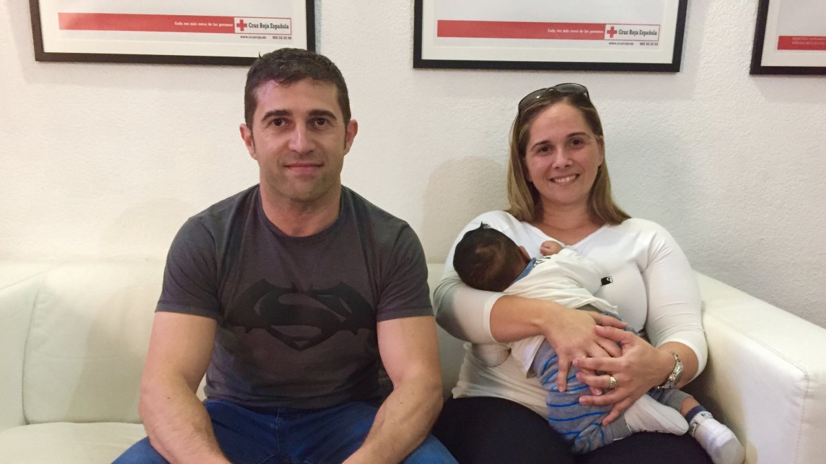 Antonio Gil y Raquel Rivera, padres de acogida que hoy son premiados en Sevilla.