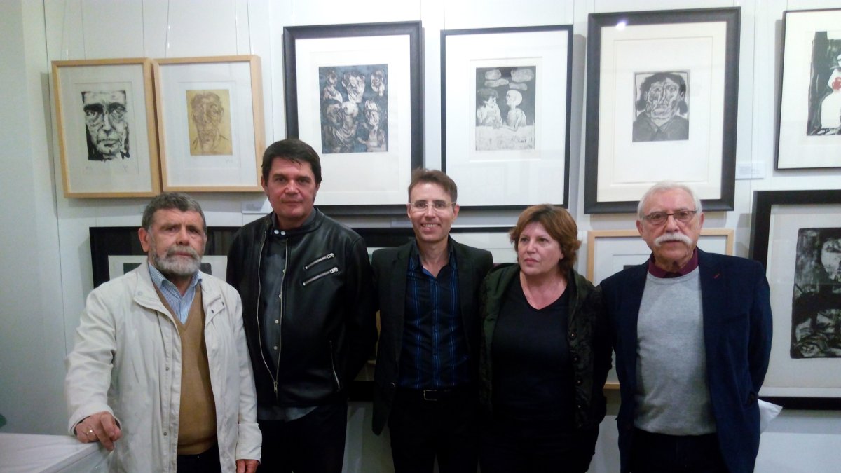 Algunos de los artistas participantes en la muestra, en la inauguración.