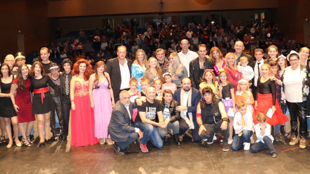 Participantes de la gala solidaria Mira quien Canta.