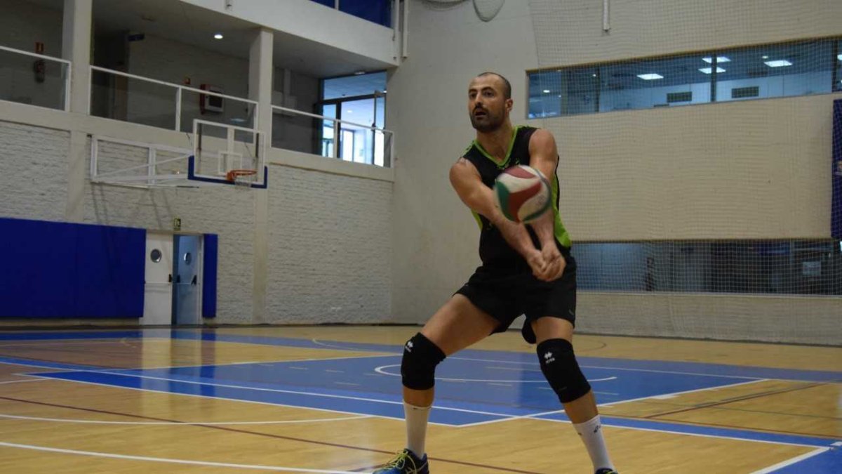Manu Parres trabajando a las órdenes de Piero.