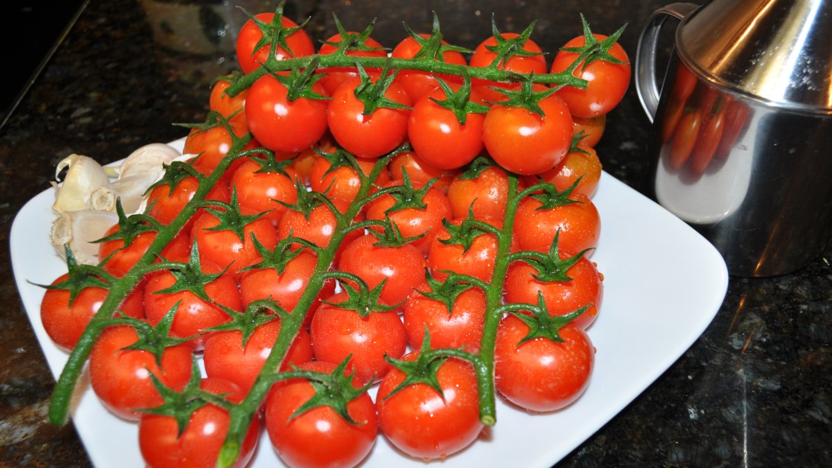 La compra de España de frutas y hortalizas al exterior crece más rápido que la venta.