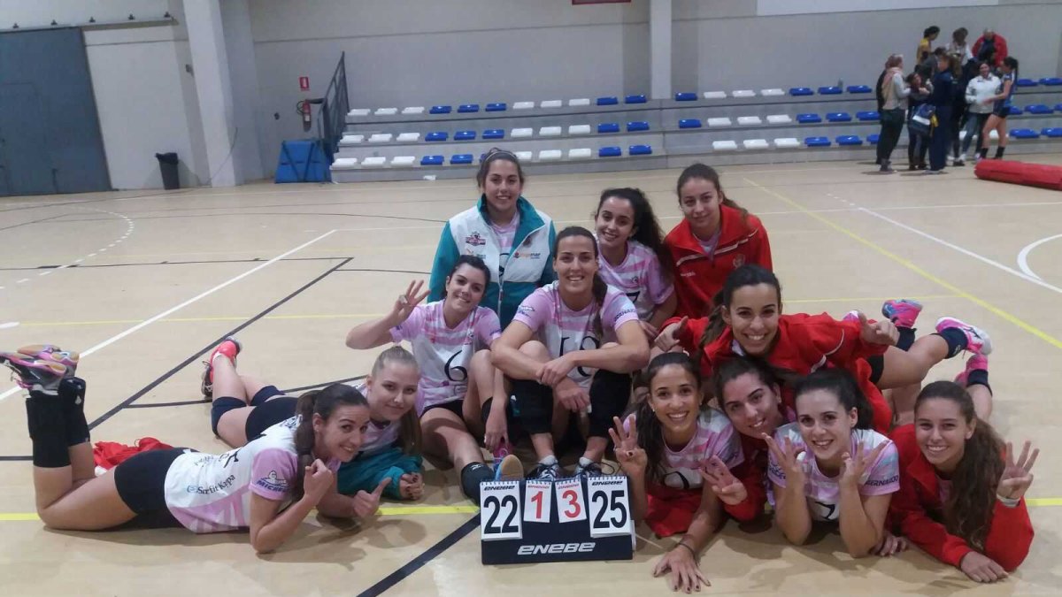 Almería Sostenible Mintonette celebrando la victoria.