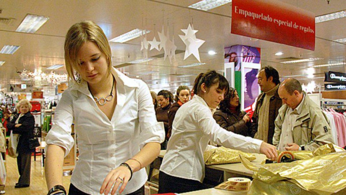 De cara a la Navidad aumentan las ofertas de empleo.