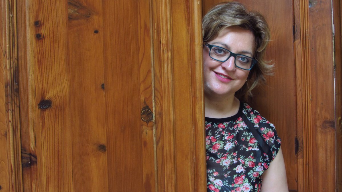 Francisca Serrano fotografiada en su despacho del IAM.