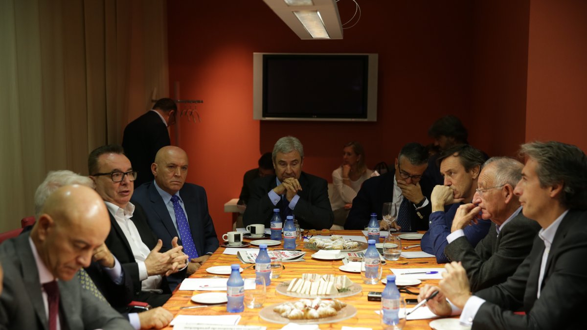 Encuentro en LA VOZ con el ministro de Fomento.