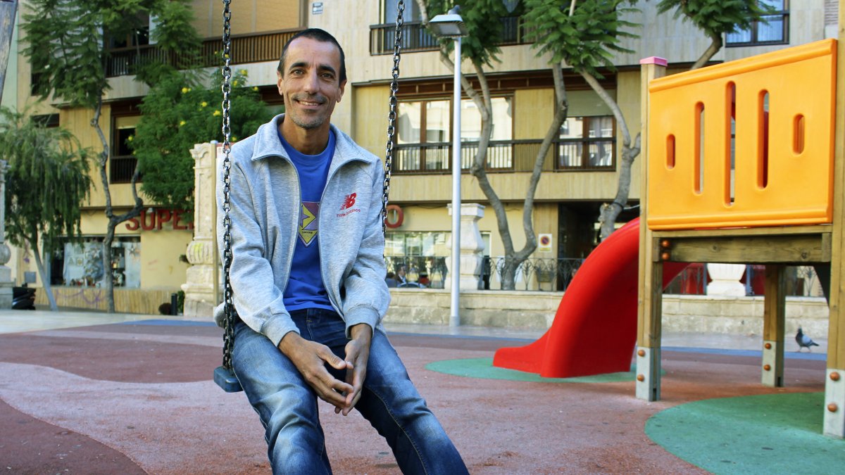 Abel Aparicio transmite felicidad constantemente. Es un ciclón de paz interior.