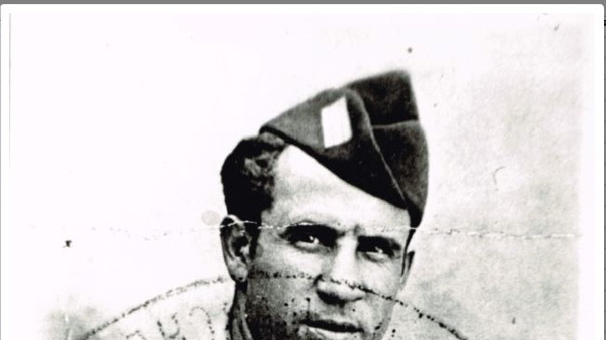 José Góngora Zubieta con el uniforme de soldado en Africa.