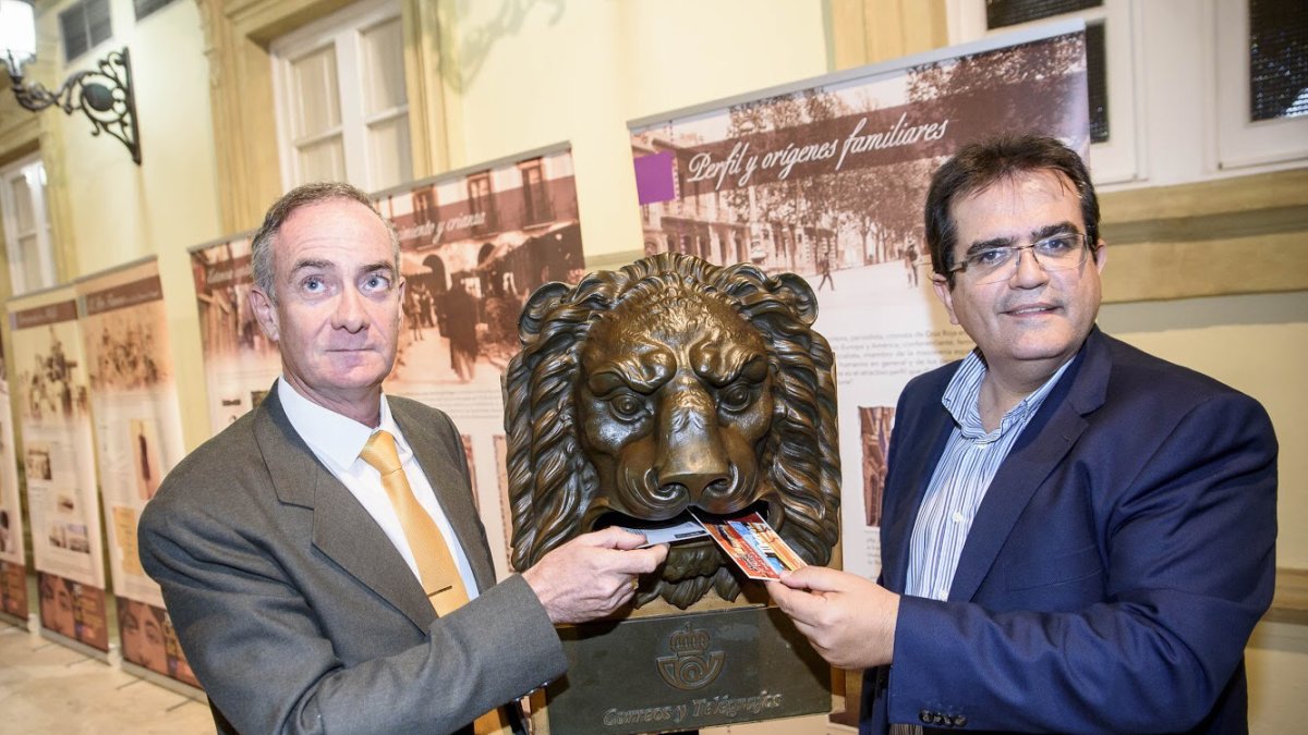 Inauguración, anoche, de la exposición.