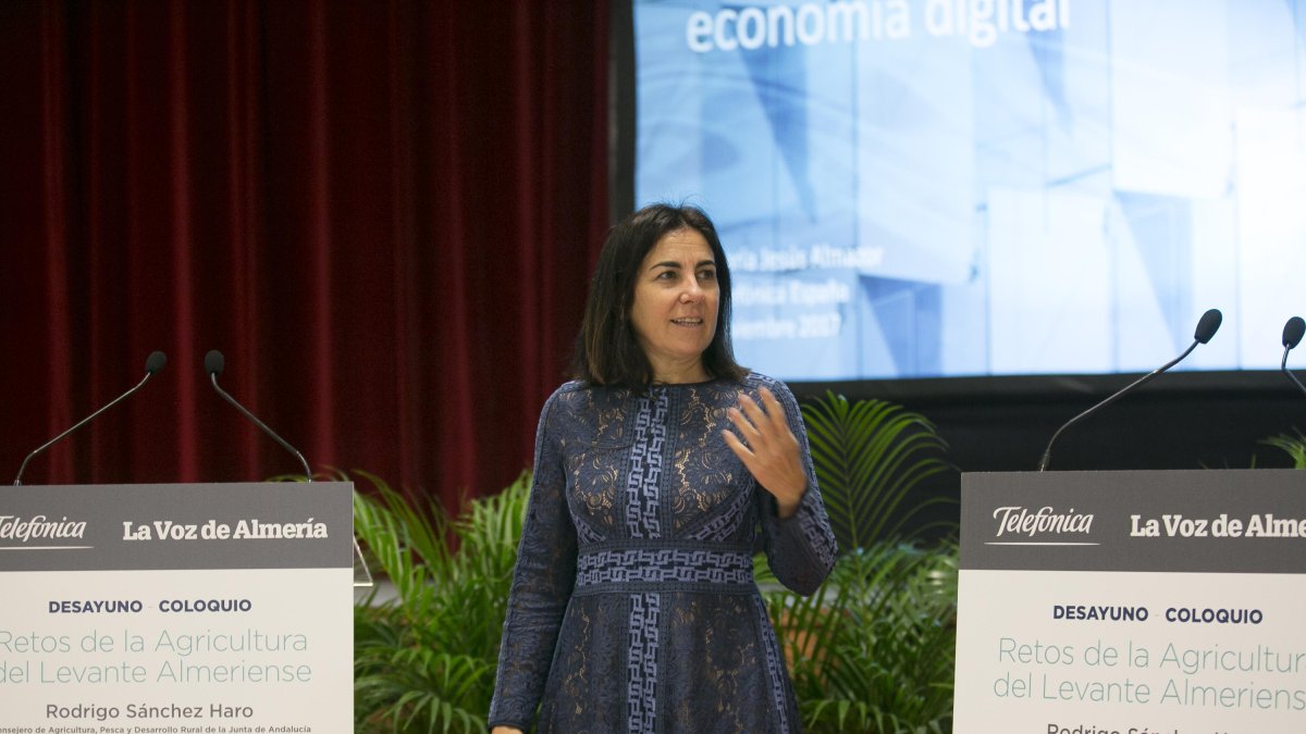 Maria Jesús Almanzor durante su intervención en el desayuno de La Voz.