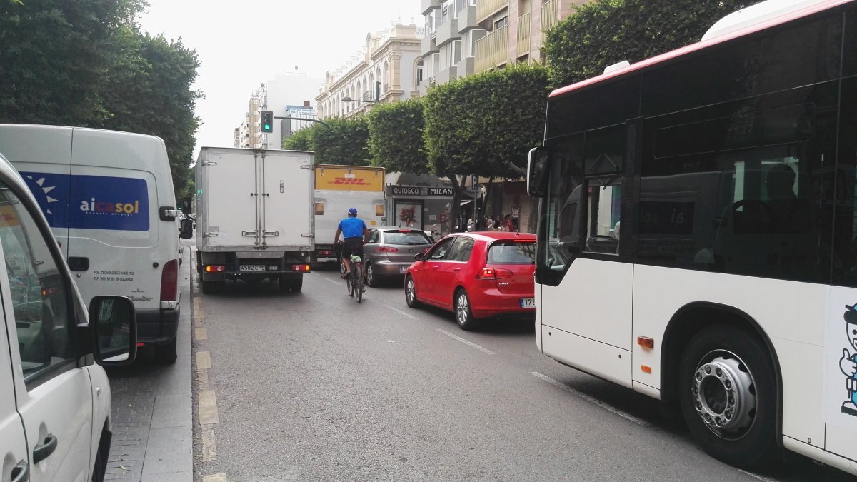 El tráfico seguirá en el Paseo de Almería, principalmente por la presencia de autobuses.