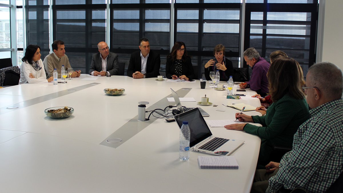 Reunión de la Mesa del Emprendimiento en el PITA