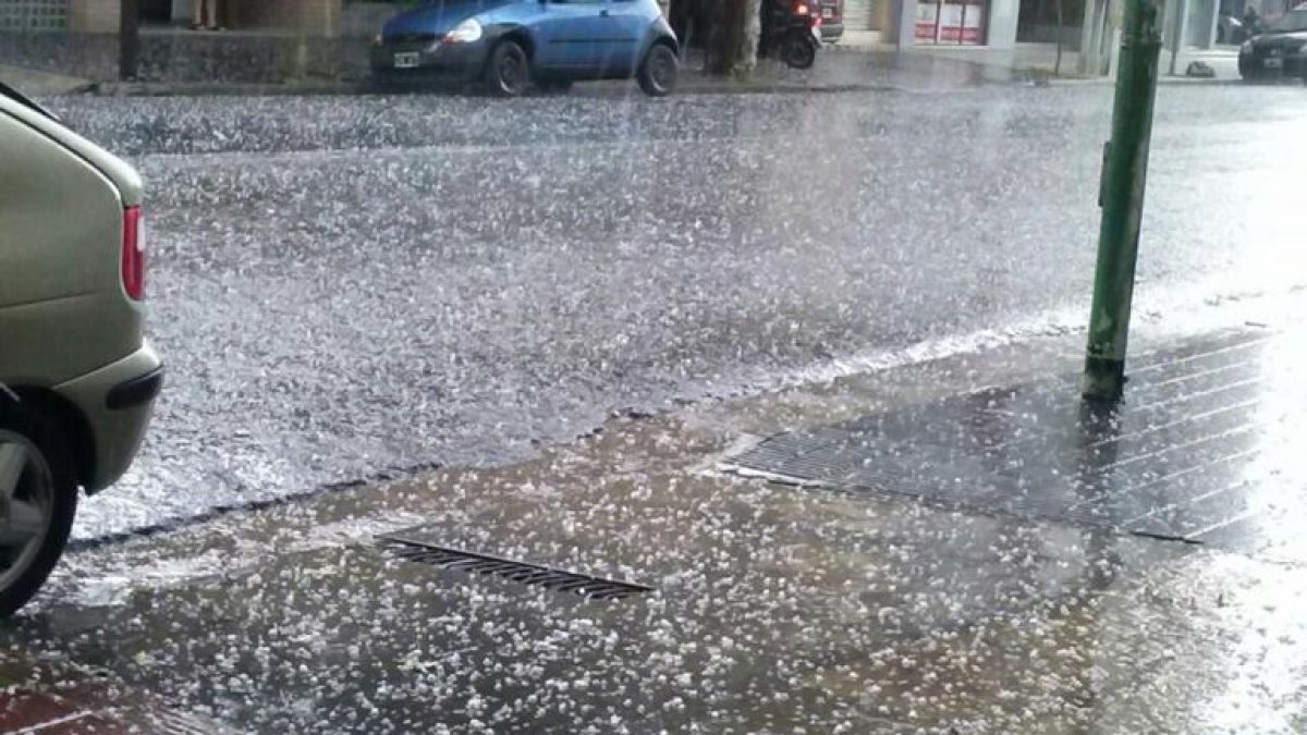 Mañana podría granizar en Almería, según la AEMET.