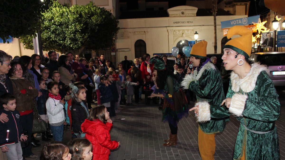Noche de las velas llena de animación celebrada el pasado año en Huércal-Overa.