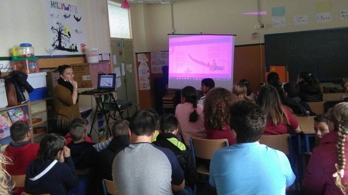 Taller de animación a la lectura realizado en Adra.