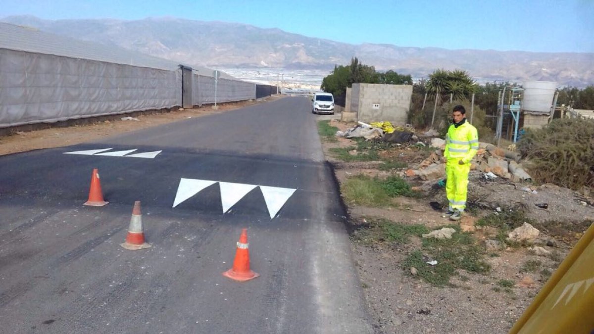 Resaltos para reducir la velocidad del tráfico.