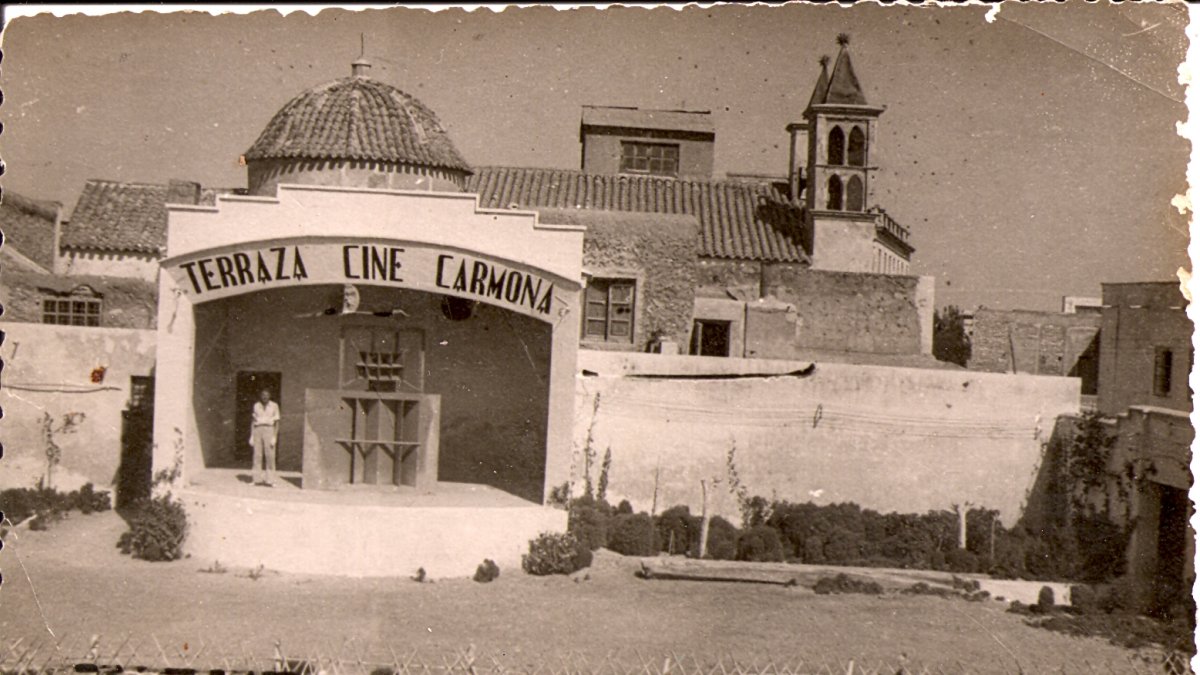 Terraza Carmona en sus orígenes. Allí se celebraban verbenas con grandes artistas.