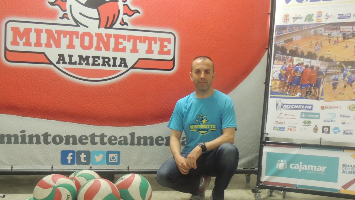 Juanichi posa para LA VOZ de Almería.