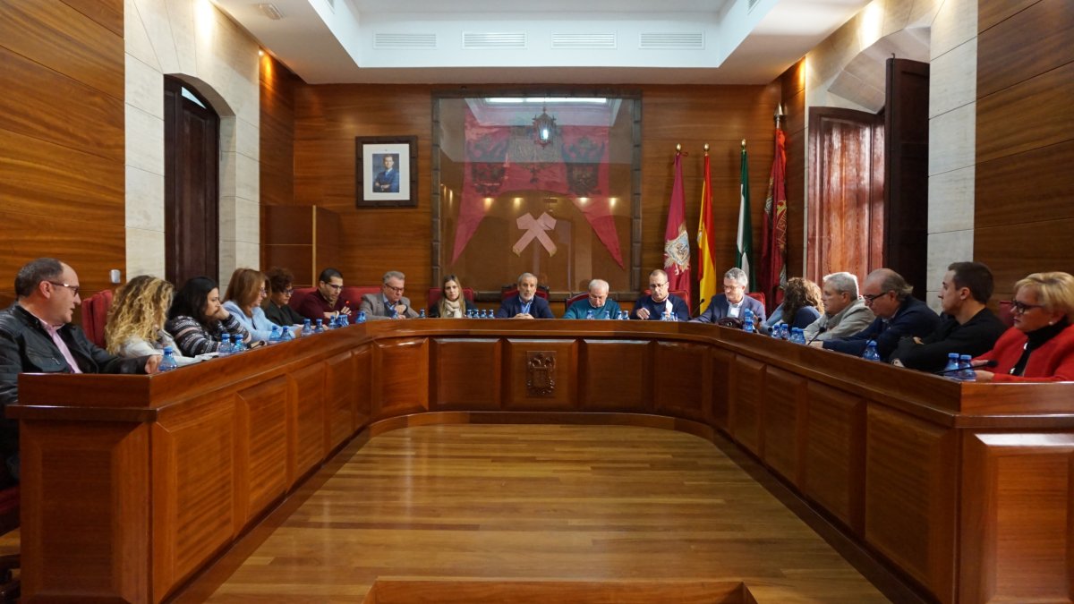 El Pleno ha aprobado los presupuestos con los votos a favor de PA y PSOE.